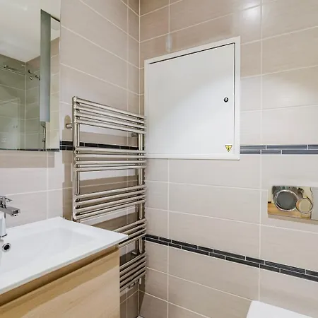 Blueground 1 Furnished Old Town Square Prg-43 דירה *