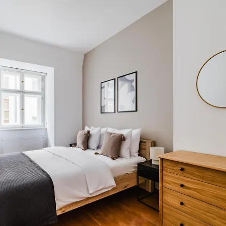 Blueground 1 Furnished Old Town Square Prg-43 דירה פראג