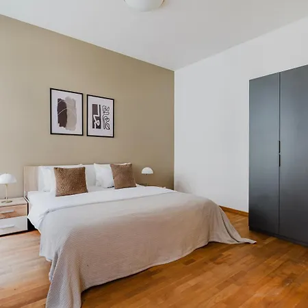 דירה Blueground 1 Furnished Old Town Square Prg-43 פראג