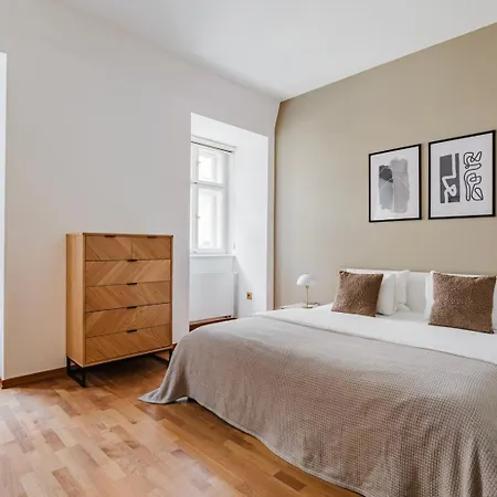 Blueground 1 Furnished Old Town Square Prg-43 דירה פראג