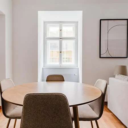 Blueground 1 Furnished Old Town Square Prg-43 * פראג